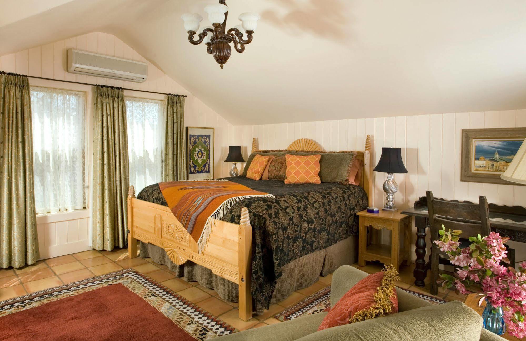 Four Kachinas B&B Inn Санта Фе Екстериор снимка