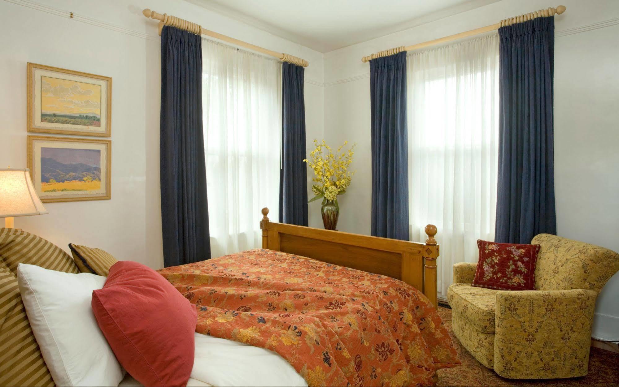 Four Kachinas B&B Inn Санта Фе Екстериор снимка