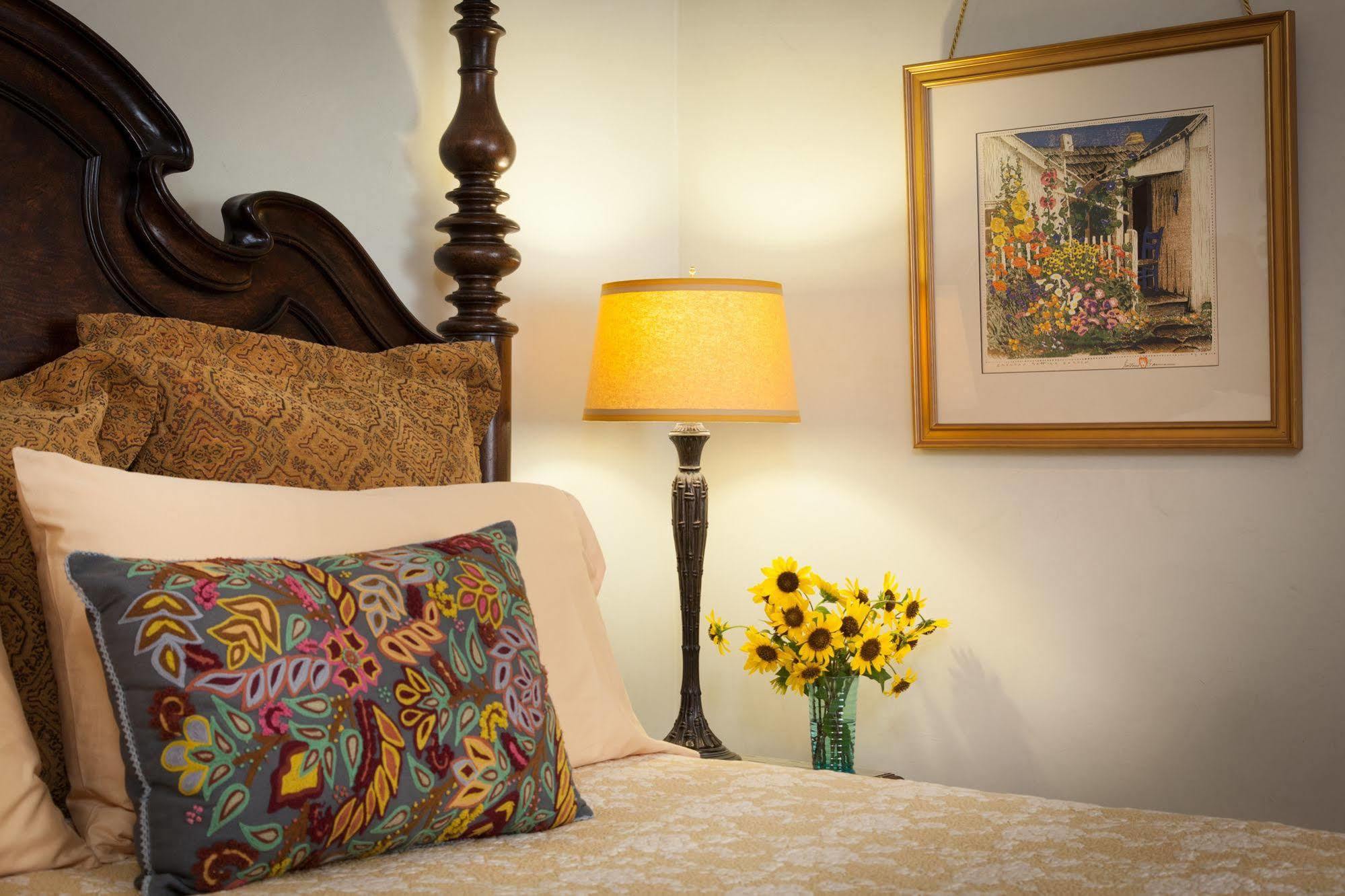 Four Kachinas B&B Inn Санта Фе Екстериор снимка